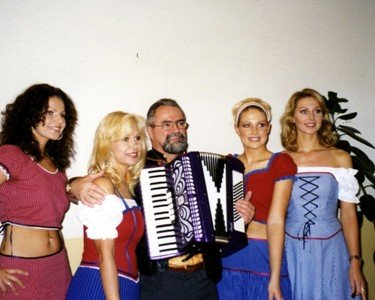 DJ Bussi mit Marianne und Töchter